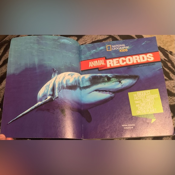 National Geographic Kids Animal Records Book - Picture 4 of 6